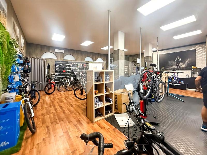 Foto 15b4d763-d5e0-47f5-a6d0-ed23787bdc5c. Business premise in Ventas Madrid