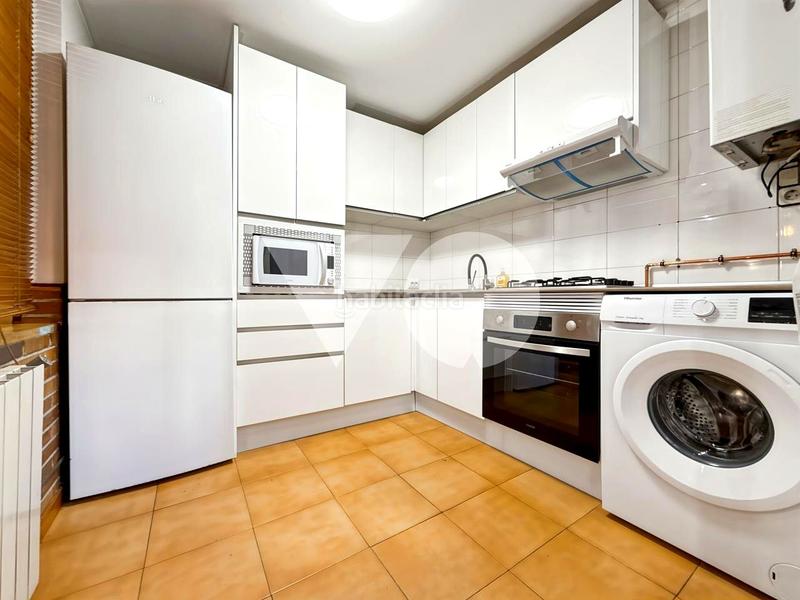 Foto 274be2fa-c811-4d4f-95bc-a9e58a764d9e. Duplex avec chauffage dans Ventas Madrid