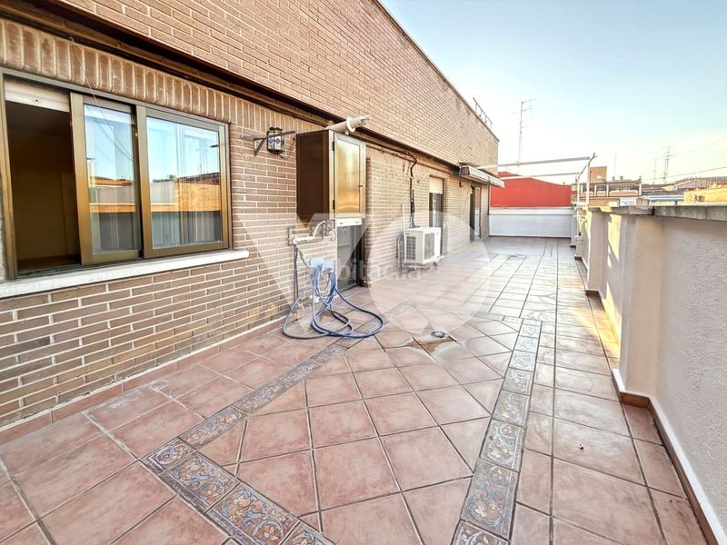 Foto c9da7431-6e0c-4a6f-afba-8da4c912b244. Àtic amb calefacció a Ventas Madrid