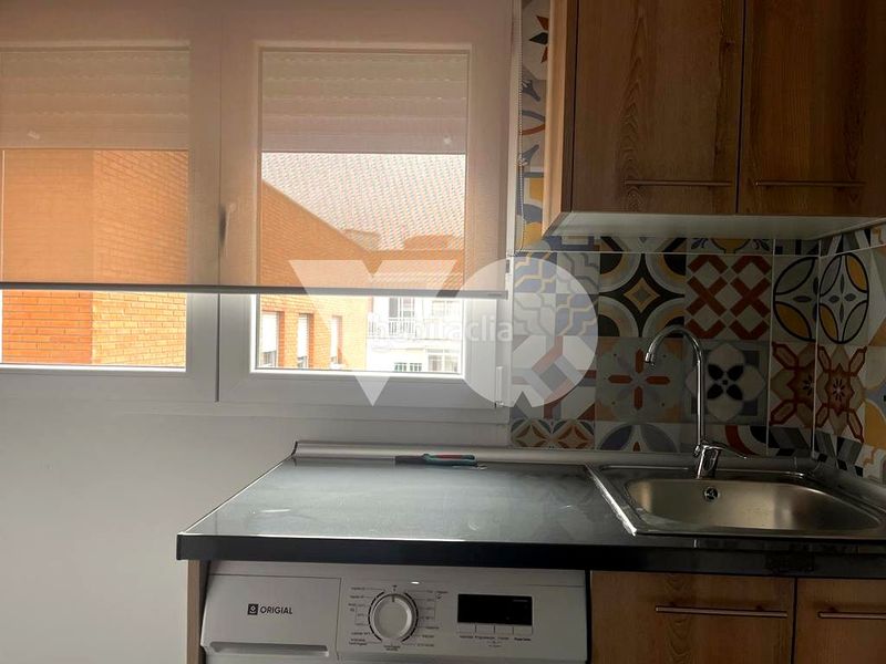 Foto 09f255bf-12be-4544-bf23-5218d842e639. Lloguer estudi amb calefacció a Pueblo Nuevo Madrid