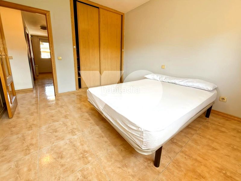 Foto 02f687d3-0b5a-4604-8695-d5a386591f16. Casa adossada amb calefacció aparcament piscina a Arganda del Rey