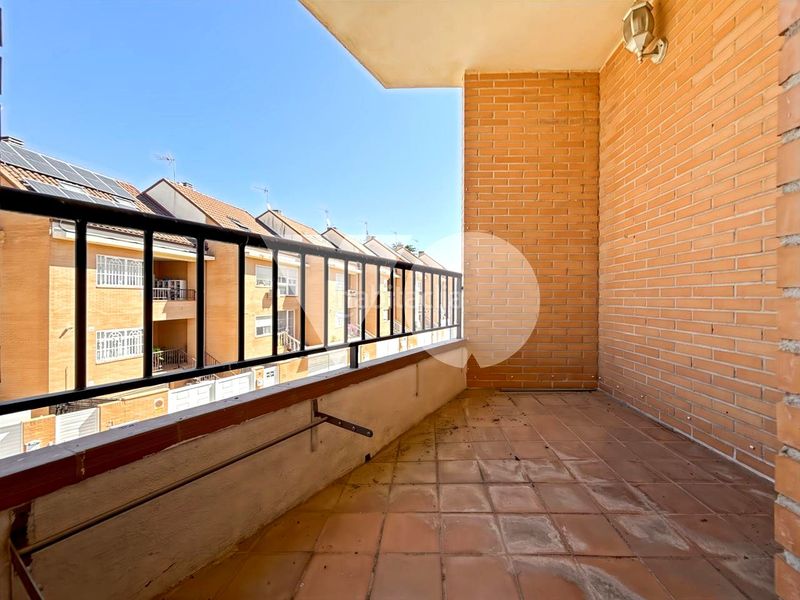 Foto 54dc3676-a356-46f4-bf8f-bec217743178. Casa adossada amb calefacció aparcament piscina a Arganda del Rey