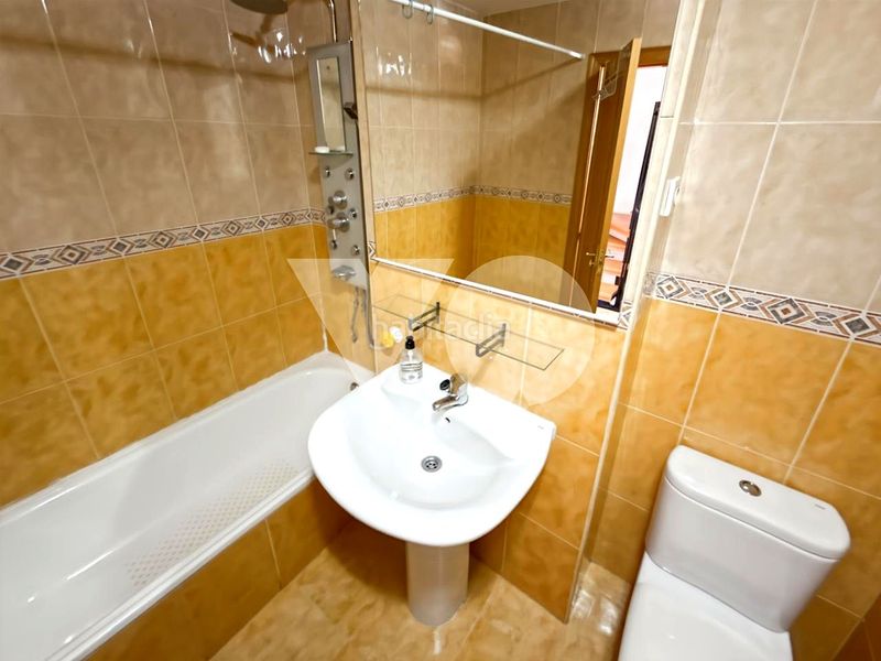 Foto 5c011e06-5d8e-439a-bf52-47b3ae017844. Casa adossada amb calefacció aparcament piscina a Arganda del Rey