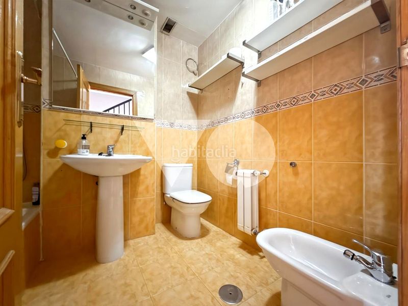 Foto 5dc99485-2882-4359-9dda-4249976390c1. Casa adossada amb calefacció aparcament piscina a Arganda del Rey