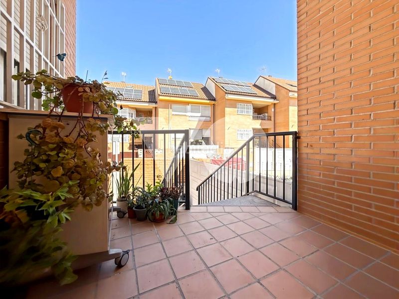 Foto ba58171d-57b8-411e-95c8-aa232bf87043. Casa adossada amb calefacció aparcament piscina a Arganda del Rey