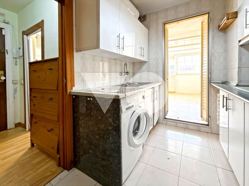 Foto bb2f3d3a-b5bc-454b-a050-ae124a3dc4d6. Planta baixa a Ventas Madrid