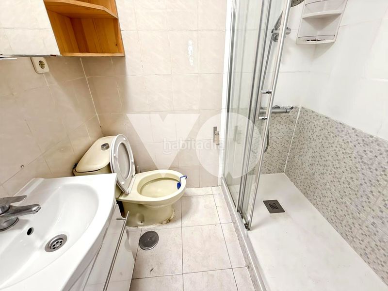 Foto d498e7d2-bb9b-401c-9651-01895ff373b2. Planta baixa a Ventas Madrid