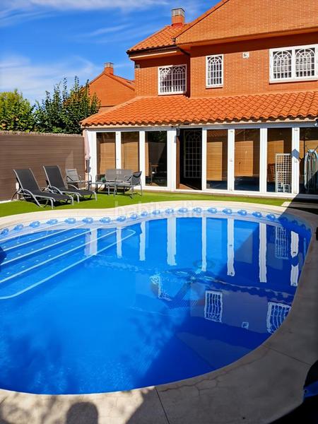 Foto cb7e43e2-5e9b-47ca-8b9f-510732fb5fdb. Casa adossada amb calefacció aparcament piscina a Rivas - Vaciamadrid