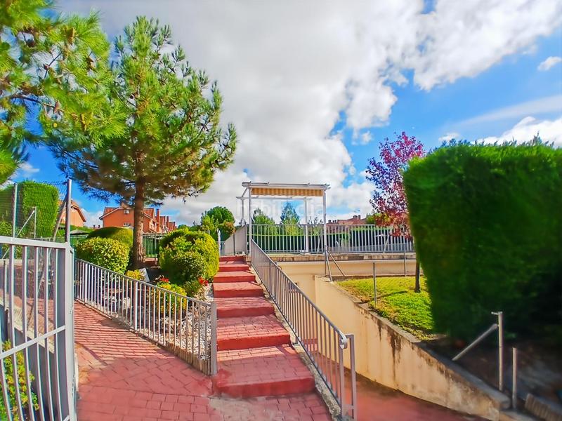 Foto 614c42e8-8485-4835-8da0-e3c3dc2b3895. Doppelhaus mit heizung parking pool in Urbanizaciones Rivas - Vaciamadrid