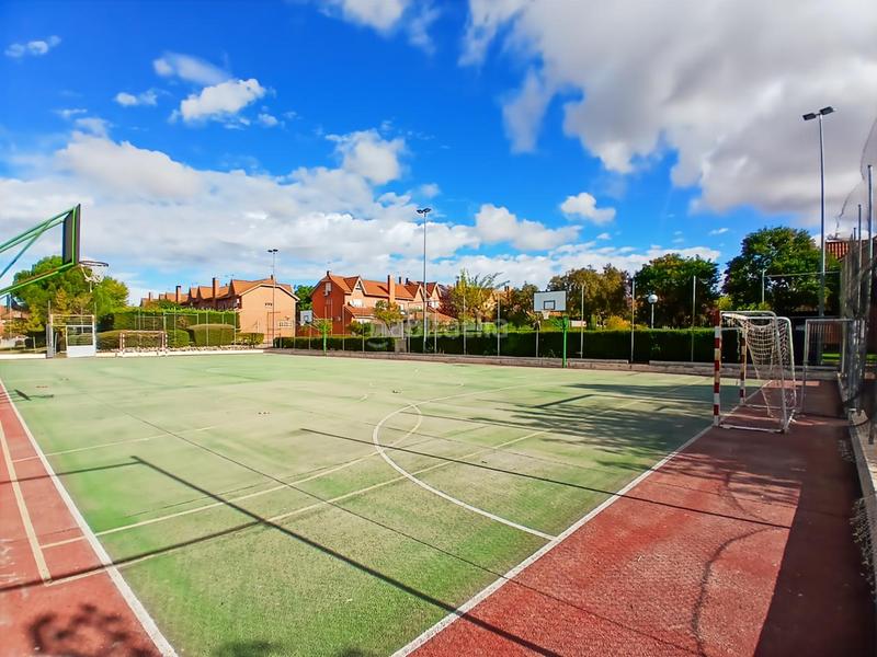 Foto 95dd9e40-fd88-4dce-8627-27e0f0af65f7. Doppelhaus mit heizung parking pool in Urbanizaciones Rivas - Vaciamadrid