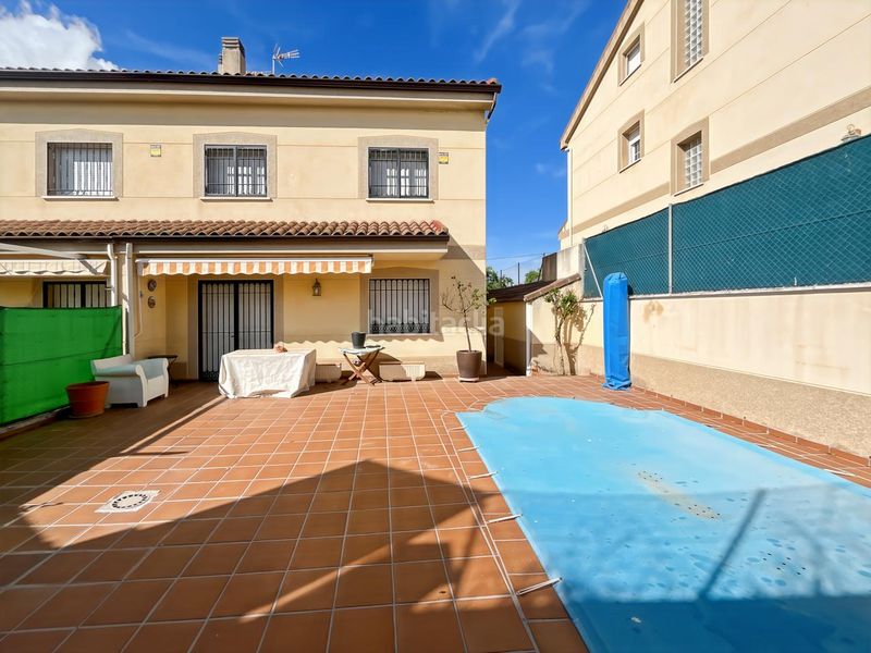 Foto 109b49ee-3c18-4a02-8d33-e0d0c376175b. Casa aparellada amb calefacció piscina a Valdelaguna