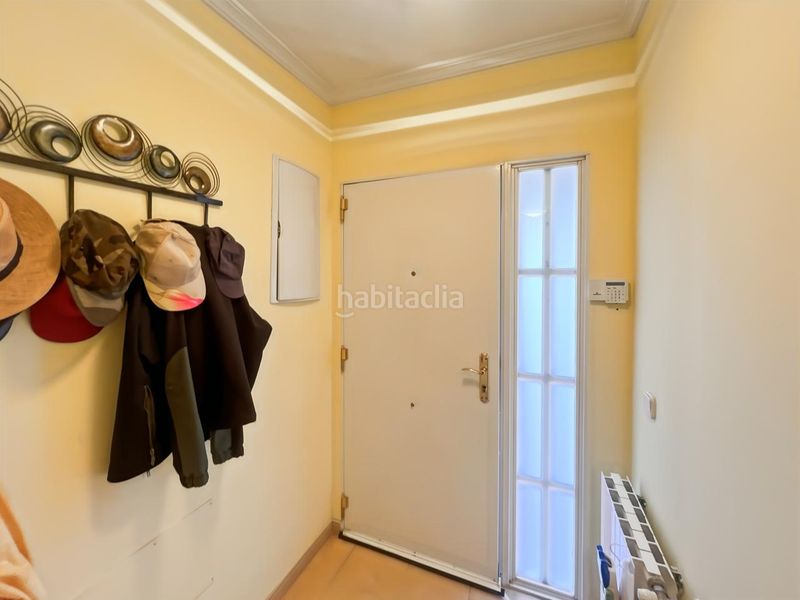 Foto 4e2882e8-99fc-4c60-a5c0-89760d087b14. Casa aparellada amb calefacció piscina a Valdelaguna