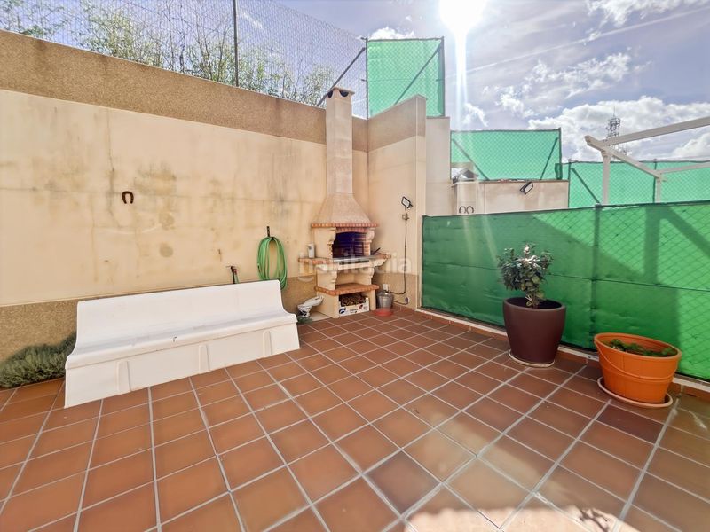 Foto 64540e54-793f-48ca-bdc1-941261fe4691. Casa aparellada amb calefacció piscina a Valdelaguna