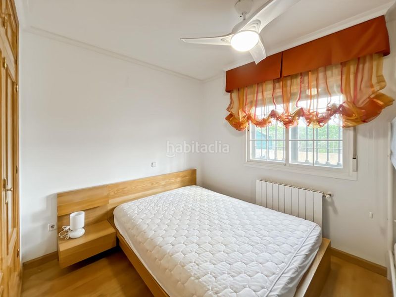 Foto a973953a-7d4d-4038-b508-ea6a438e1d81. Casa aparellada amb calefacció piscina a Valdelaguna