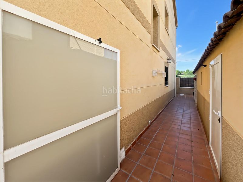 Foto d760507c-d473-4a04-a1ad-91261ad25063. Casa aparellada amb calefacció piscina a Valdelaguna
