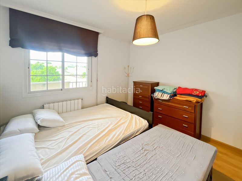 Foto f36e8976-b808-4f4b-ba18-277d481df1b6. Casa aparellada amb calefacció piscina a Valdelaguna