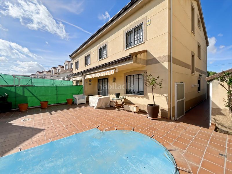 Foto f77e0f8f-7383-4462-99bd-40748fd06323. Casa aparellada amb calefacció piscina a Valdelaguna