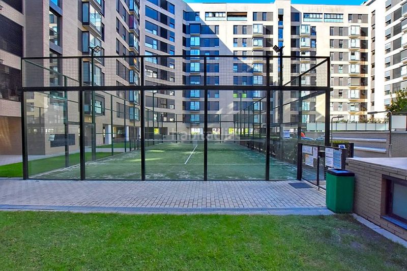 Foto b08754b4-3fe6-41c1-911c-336a0db4571d. Flat with heating parking pool in Ensanche de Vallecas-La Gavia Madrid