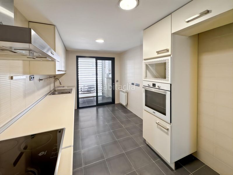 Foto 43a54daa-f6ed-424b-b7ff-5cb8a7e3f2c8. Flat with heating parking pool in Ensanche de Vallecas-La Gavia Madrid