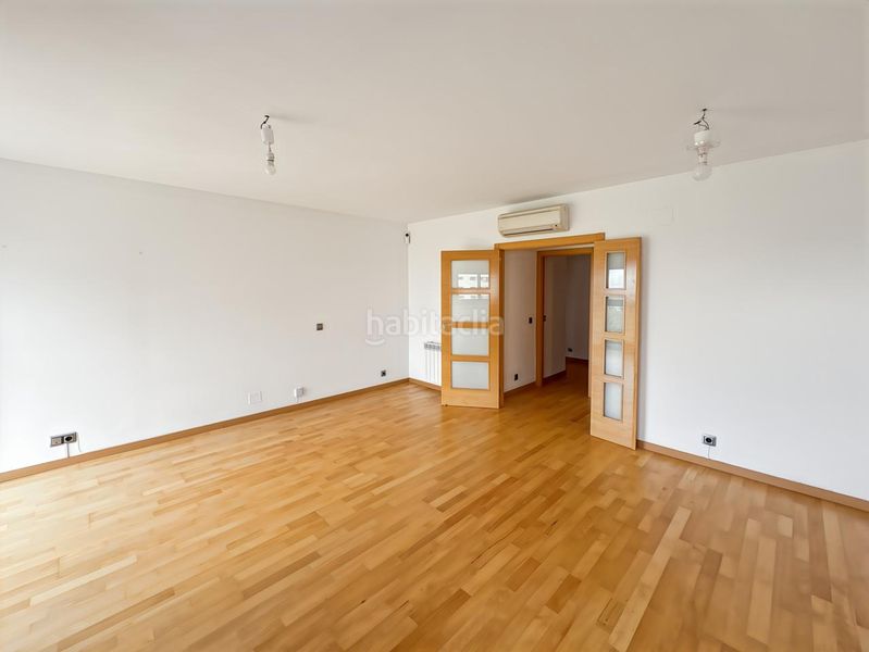 Foto 4851ebf2-4bf9-4e14-bc8b-aa4bb410a6dd. Flat with heating parking pool in Ensanche de Vallecas-La Gavia Madrid