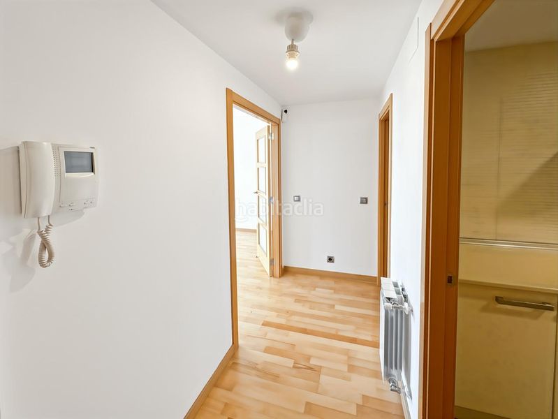 Foto 9a19b8cd-805c-4695-9c6c-e0b5a7b373d6. Flat with heating parking pool in Ensanche de Vallecas-La Gavia Madrid