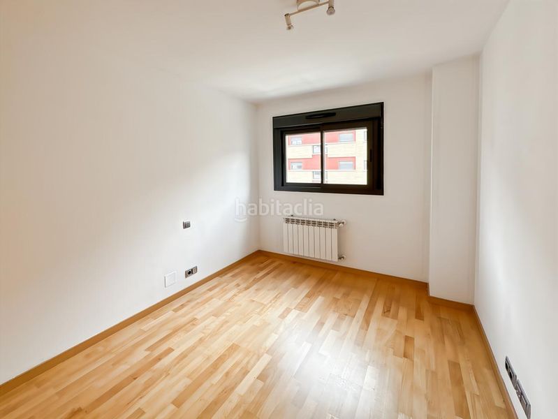 Foto c567e1a2-22e8-4ddd-a2db-83b52099069e. Flat with heating parking pool in Ensanche de Vallecas-La Gavia Madrid