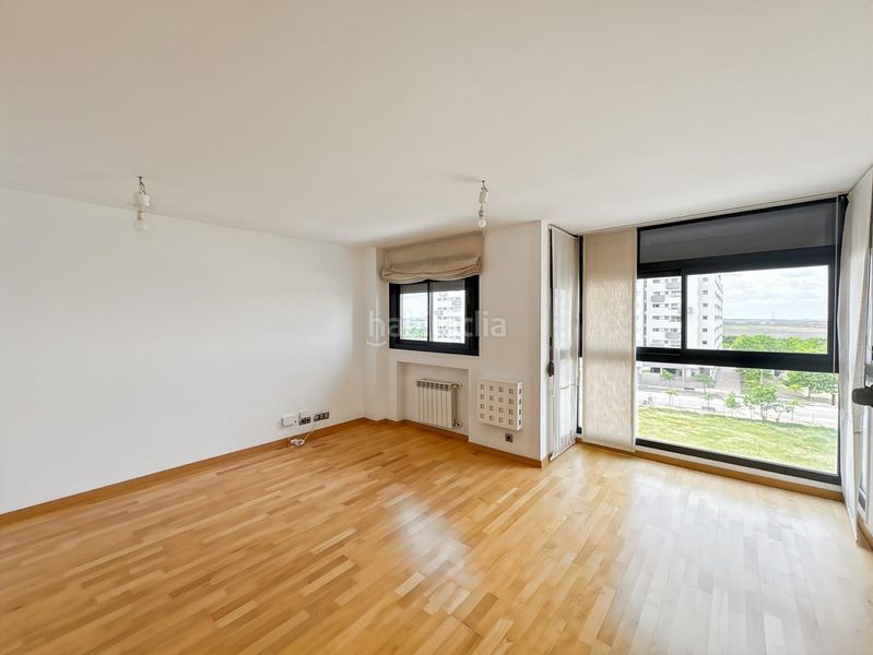 Foto e45e4c63-6ef9-4868-a969-d3a01c759323. Flat with heating parking pool in Ensanche de Vallecas-La Gavia Madrid