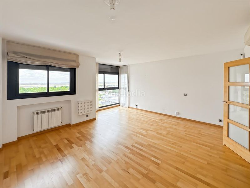 Foto edd6684e-b3f4-4507-b5ff-cb916117f2e4. Flat with heating parking pool in Ensanche de Vallecas-La Gavia Madrid