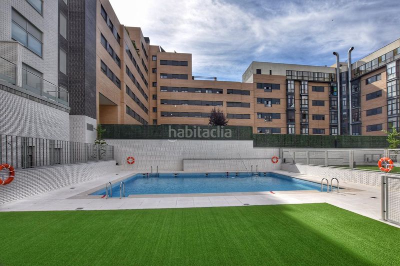 Foto 8804193d-ec85-4a4f-bd29-b23f898e3e63. Àtic amb calefacció aparcament piscina a Ensanche de Vallecas-La Gavia Madrid
