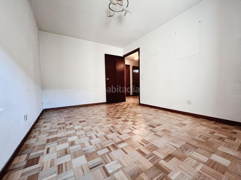 Foto 198b5293-a54d-4738-8ffa-1bb93c1f58c4. Planta baixa a Santa Eugenia Madrid