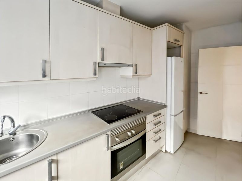 Foto 3add9f92-79a1-44e1-8687-6910a56af9ac. Planta baixa amb calefacció aparcament a San Diego Madrid