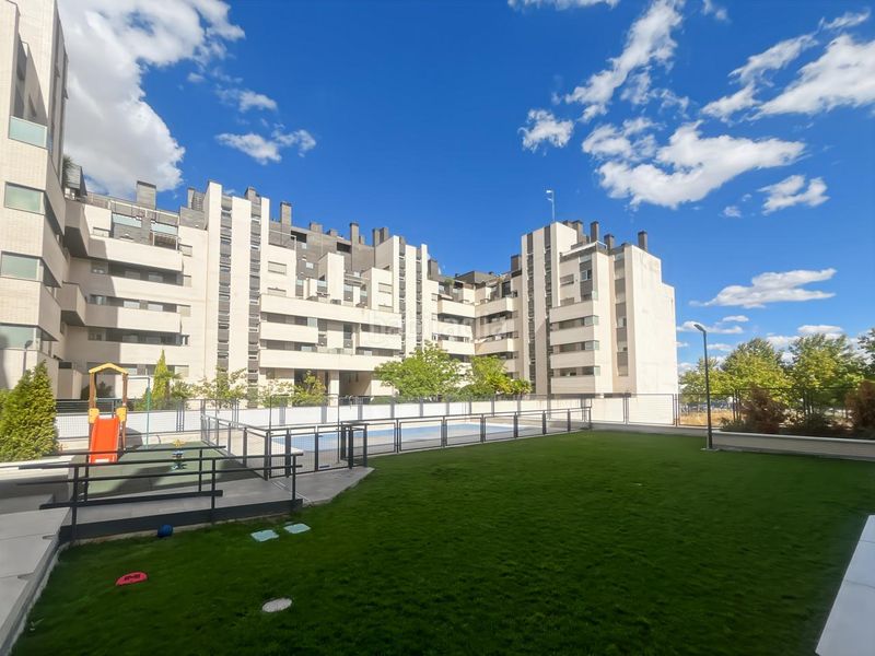 Foto a975b7ac-1ed2-490a-befb-ab42df77e5a9. Pis amb calefacció aparcament piscina a Ensanche de Vallecas-La Gavia Madrid