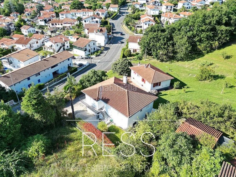 Foto 260d7ecc-389c-45b4-99b4-31eb00e1881e. Xalet amb calefacció aparcament a Hendaye