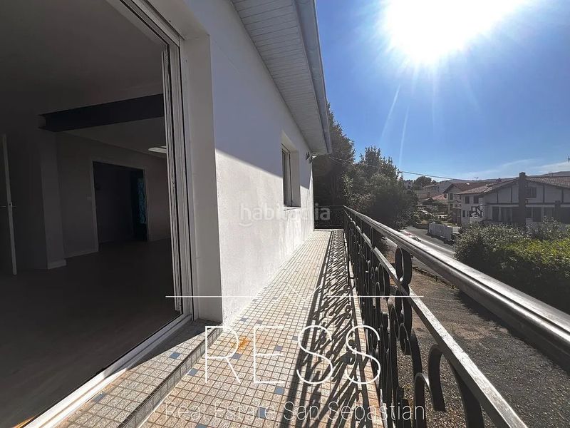 Foto 308a7d32-dc57-43ea-a13d-cb87b285ed10. Xalet amb calefacció aparcament a Hendaye