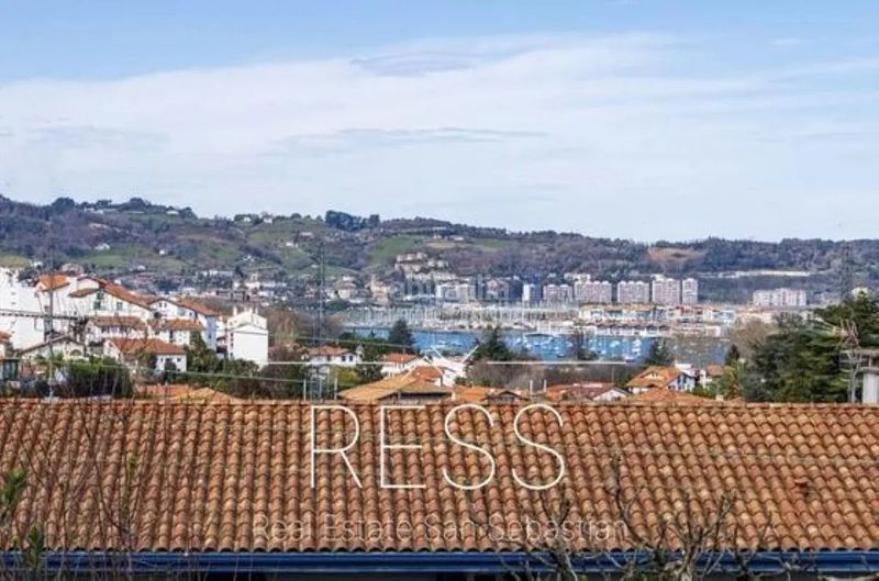 Foto 30914235-2420-4dec-92fc-62ae25feacda. Xalet amb calefacció aparcament a Hendaye