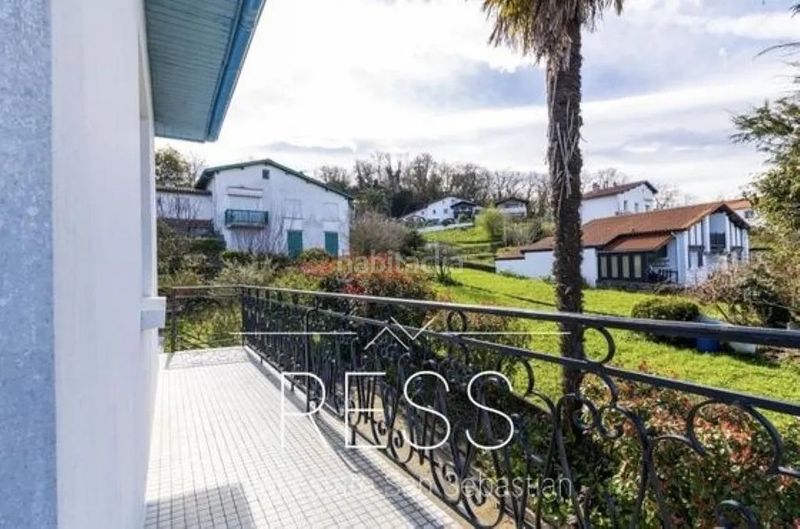 Foto 9b10f635-40d4-4205-b3f8-d227346e4b4e. Xalet amb calefacció aparcament a Hendaye