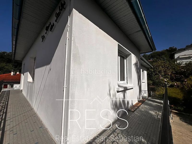 Foto 9dd23a5c-1eb1-4907-ad60-42158bbdb0c6. Xalet amb calefacció aparcament a Hendaye