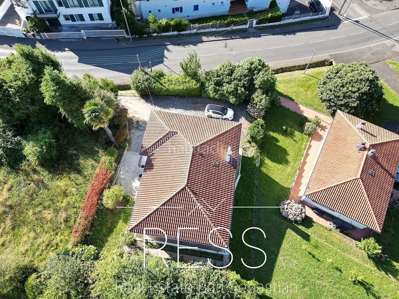 Foto bce5e635-ee83-44e3-b427-bccb06f071ef. Xalet amb calefacció aparcament a Hendaye