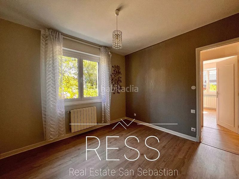 Foto e33285cd-4768-4031-8366-d7333585dca2. Xalet amb calefacció aparcament a Hendaye