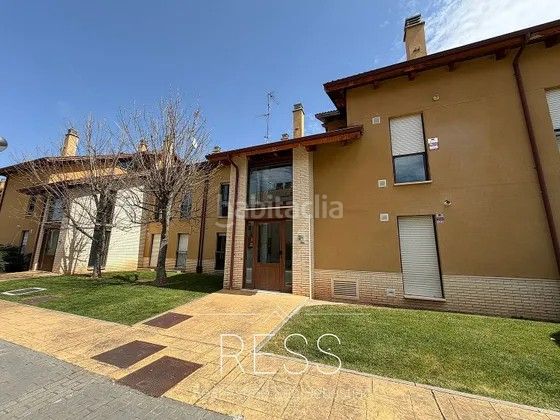 Foto 5db4c84f-f1b3-44bd-9bfb-a4ced58a7a40. Pis amb calefacció a Sojuela