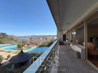 Appartement à Marbil bidea 18. Venta de piso en calle marbil bidea de 4 habitaciones con terraz