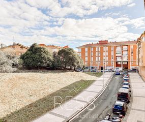 Pis  Telésforo aranzadi kalea 34. Amplia vivienda de 3 dormitorios con garaje, trastero y orientac