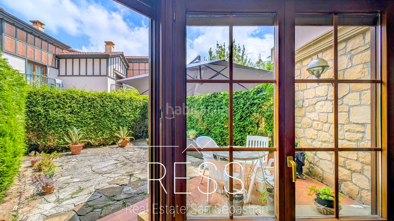 Foto 4fb0eafa-a31e-4911-9380-8864b1b3af79. Casa adossada amb xemeneia calefacció aparcament a Zarautz