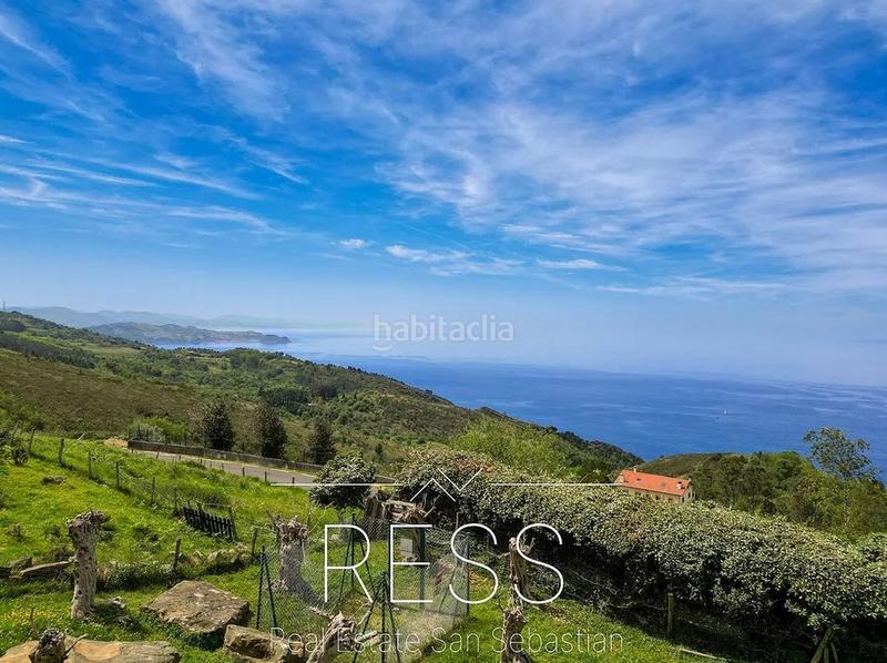 Foto 13893626-8b13-4151-bf3d-b9e4a27cf765. Chalet con camino riscaldamento parcheggio in Igeldo Donostia - San Sebastián