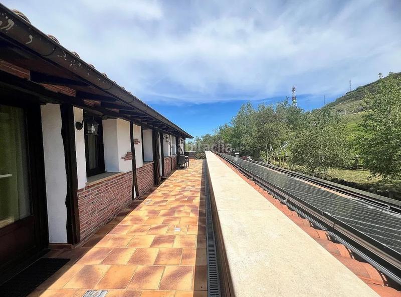 Foto 1b26b75f-1c44-46bd-9520-806d7c38b5b7. Chalet con camino riscaldamento parcheggio in Igeldo Donostia - San Sebastián