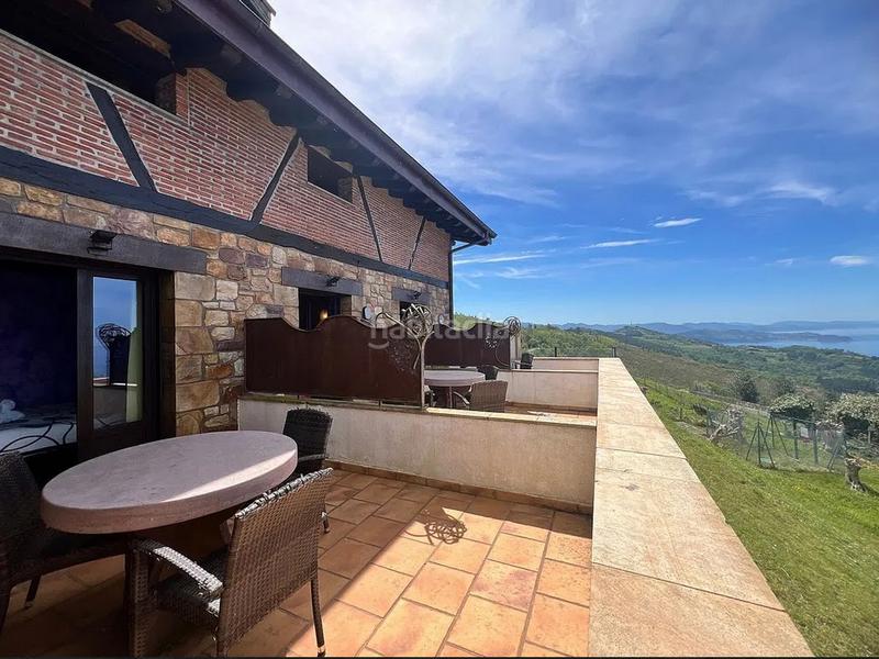 Foto 1f0912d9-139b-4f5c-b6bb-d880ad1c921e. Chalet con camino riscaldamento parcheggio in Igeldo Donostia - San Sebastián