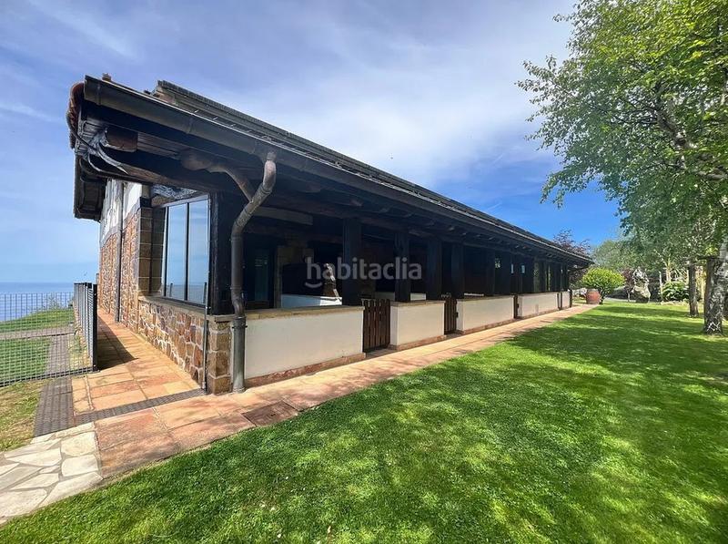 Foto 986982e5-f8f1-4c8e-9969-a83a2eb7cd3b. Chalet con camino riscaldamento parcheggio in Igeldo Donostia - San Sebastián