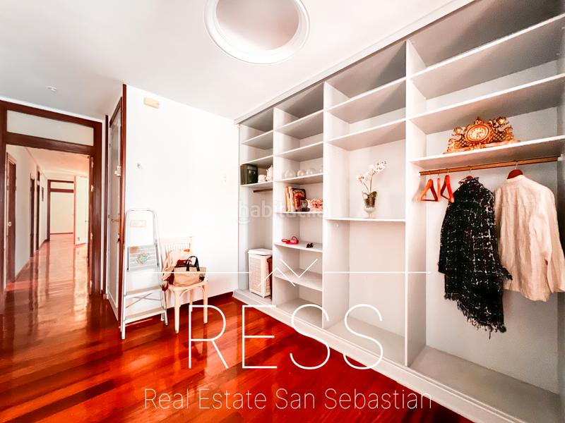 Foto 1b4a9b15-9d4c-4d4f-9516-b1258f7a5e66. Appartement dans aldamar kalea 9 dans Parte Vieja Donostia - San Sebastián
