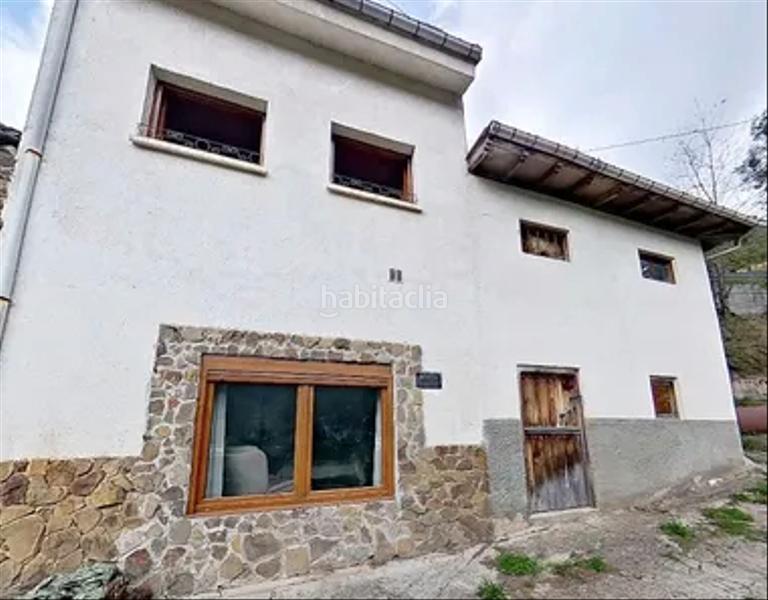 Foto a4b397cf-5458-43bf-a5fd-cd419099657f. Reihenhaus mit kamin in Laviana