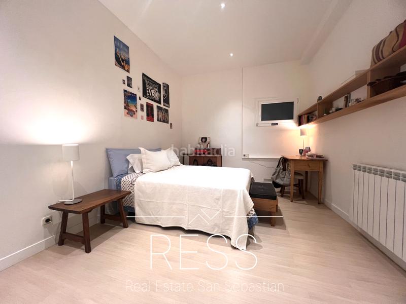Foto 37581dee-461b-48ac-a8e0-a9e6c9c90682. Zweistöckige wohnung mit heizung in Parte Vieja Donostia - San Sebastián